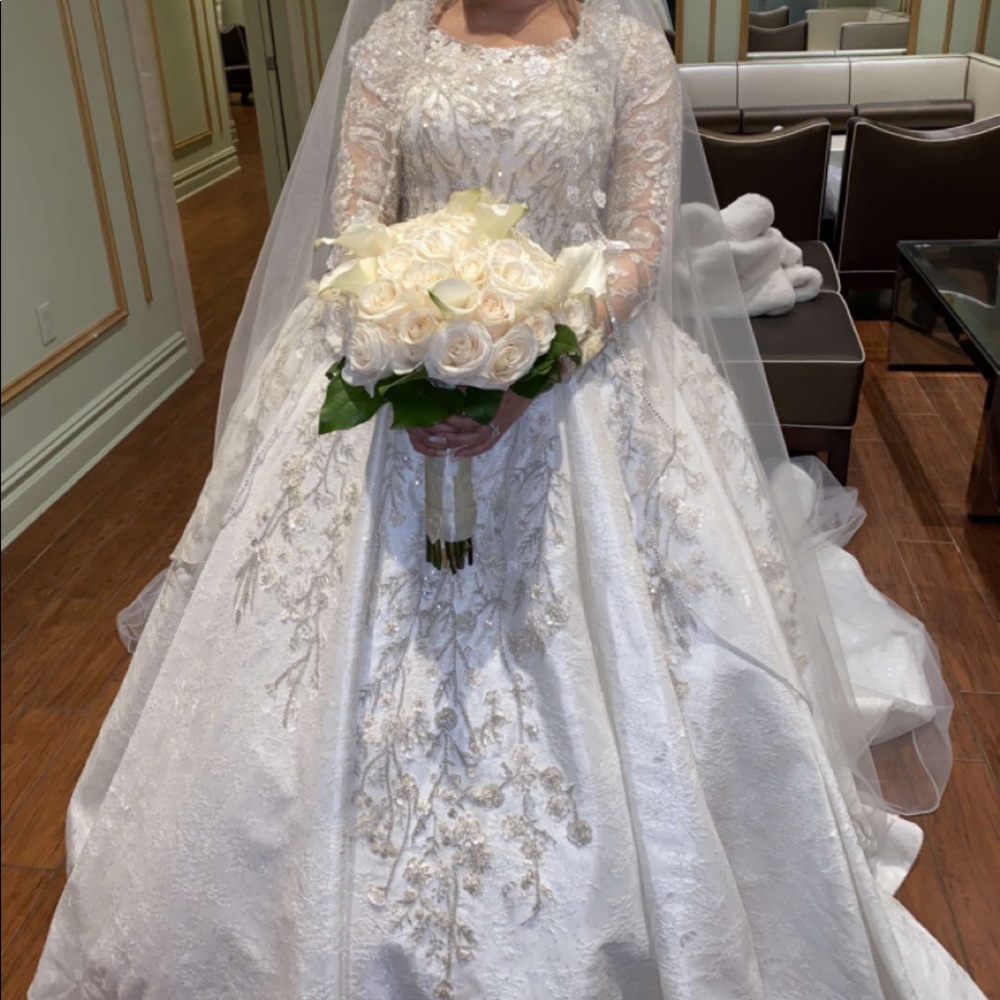 Luxury wedding gown